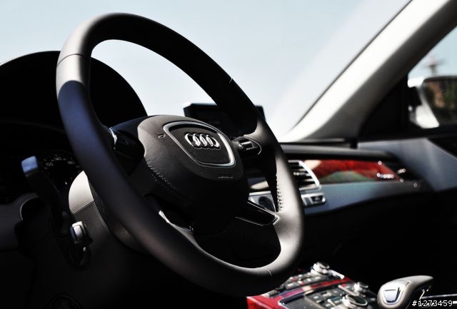 --科技旗艦-- Audi A8L 4.0T 分享