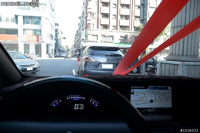 開著Luxgen MPV新娘車,要幸福哦!