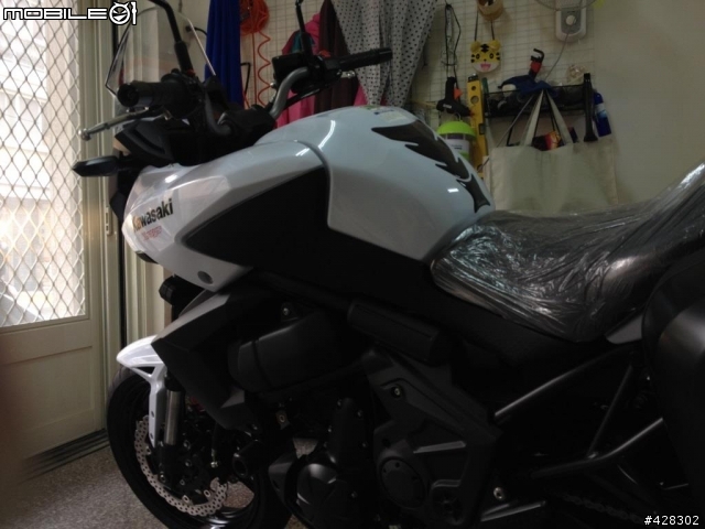 又?颱風天開箱 Kawasaki Versys 650 白色!!!