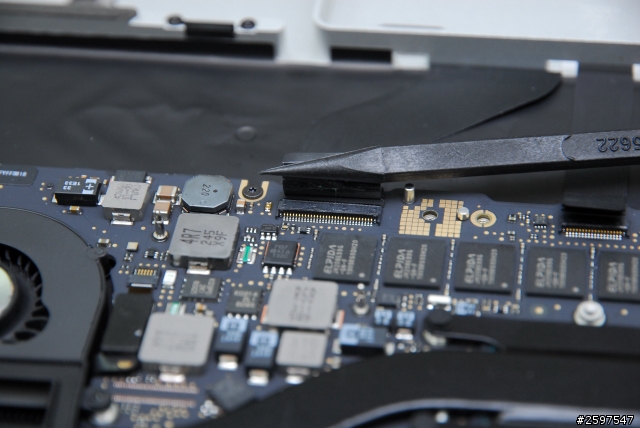 Macbook pro retina 13.3" C蓋鍵盤更換