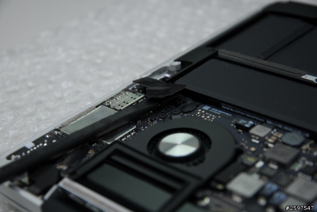 Macbook pro retina 13.3" C蓋鍵盤更換