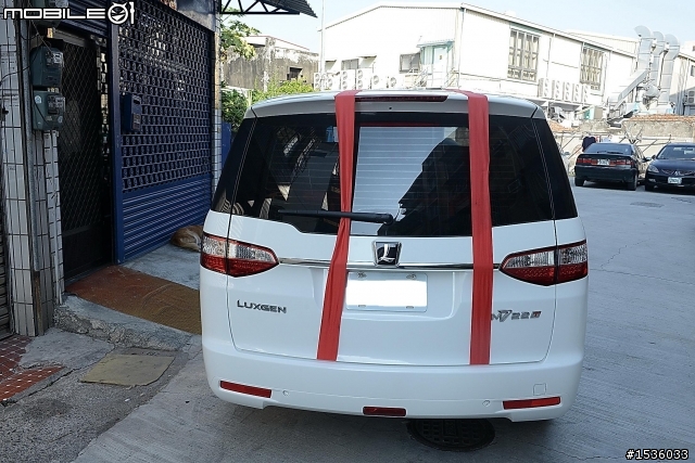 開著Luxgen MPV新娘車,要幸福哦!