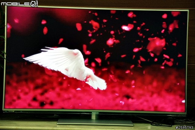 WOW有機會體驗Panasonic SMART VIERA TH-L50E6W 50吋超大尺寸數位電視 !