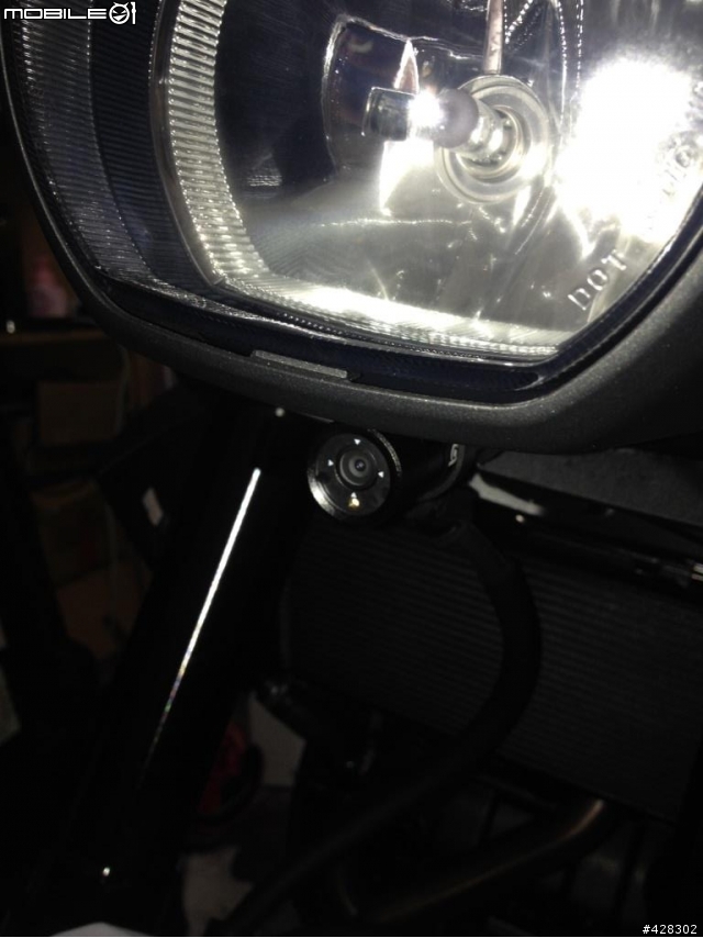 又?颱風天開箱 Kawasaki Versys 650 白色!!!