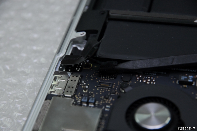 Macbook pro retina 13.3" C蓋鍵盤更換