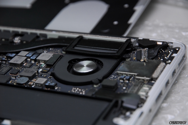 Macbook pro retina 13.3" C蓋鍵盤更換