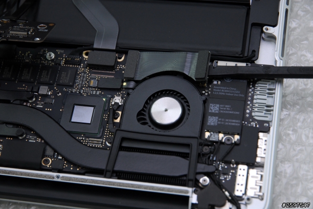 Macbook pro retina 13.3" C蓋鍵盤更換