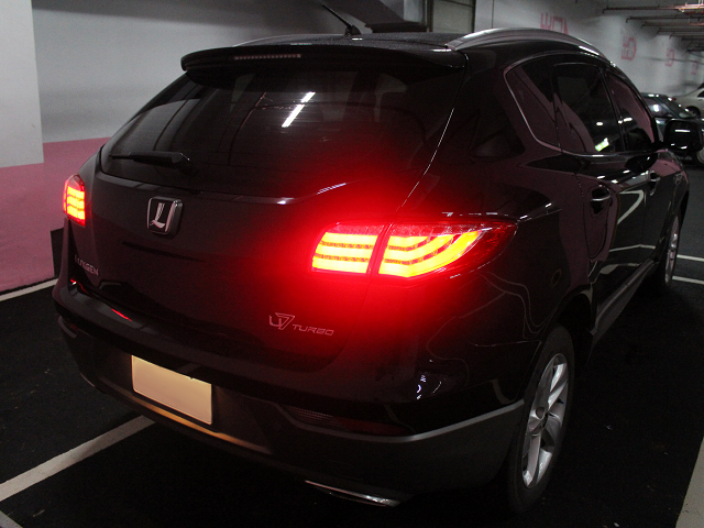 LUXGEN U7(4WD)颱風天開箱 附小offroad測試