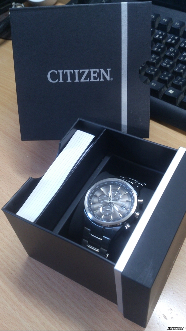 送給自己的成年禮 Citizen 光動能 AT8015-54E
