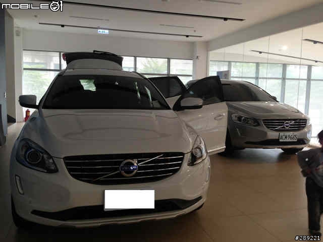 2014 XC60 D4 旗艦版 極地白 開箱囉~*