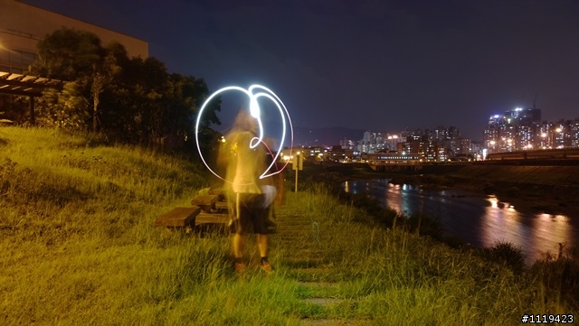 【開箱】 Lumia 1020 暗黑開箱+Nokia 拍照APP介紹+925PK