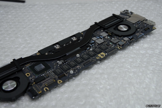 Macbook pro retina 13.3" C蓋鍵盤更換