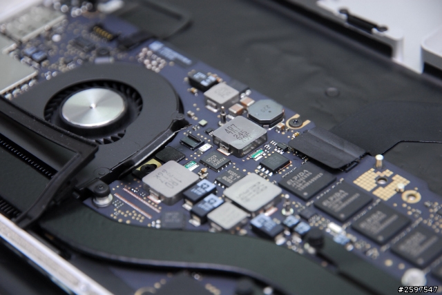 Macbook pro retina 13.3" C蓋鍵盤更換