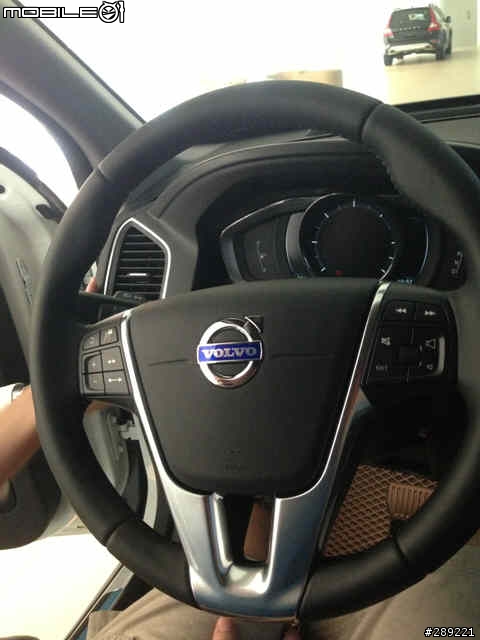 2014 XC60 D4 旗艦版 極地白 開箱囉~*