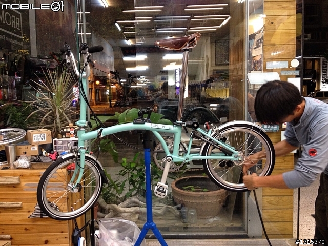 請教各位Brompton 的愛車怎樣改裝+裝扮 (更新 10/29開箱!!! 車終於到貨啦!! )