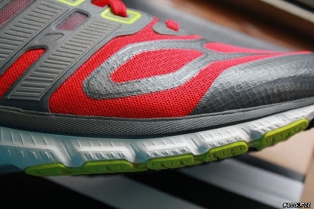 adidas supernova sequence 6 m --- 2013 台北馬拉松訓練跑鞋