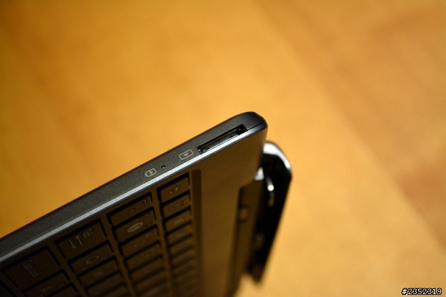 家人的生日禮物-ASUS Transformer Pad TF701