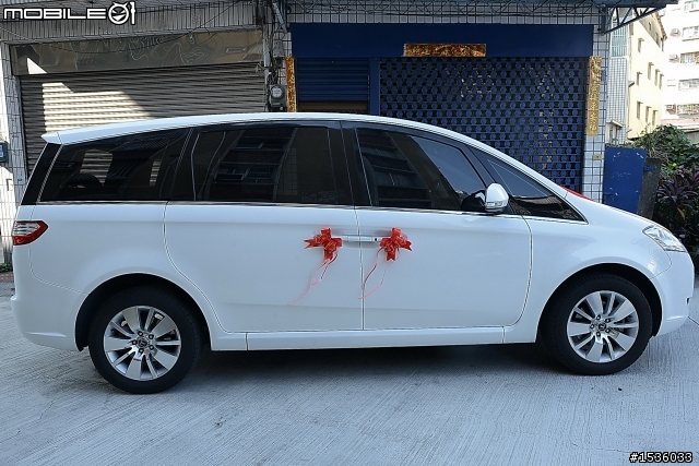 開著Luxgen MPV新娘車,要幸福哦!