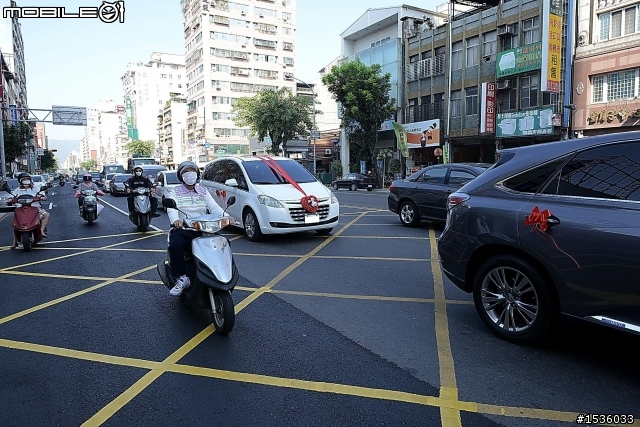 開著Luxgen MPV新娘車,要幸福哦!