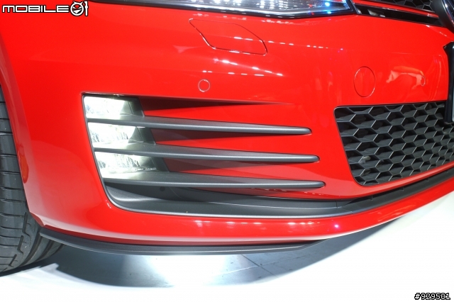 2013-10-02 承襲了37年的鋼砲經典" Volkswagen NEW GOLF GTI 7th'' 華山文化創意藝文中心狂熱發表會