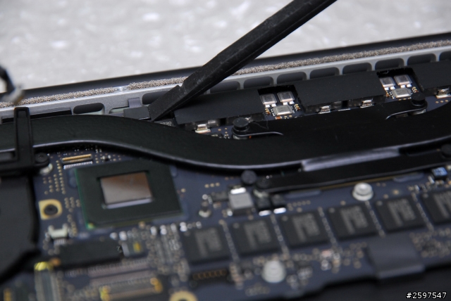 Macbook pro retina 13.3" C蓋鍵盤更換