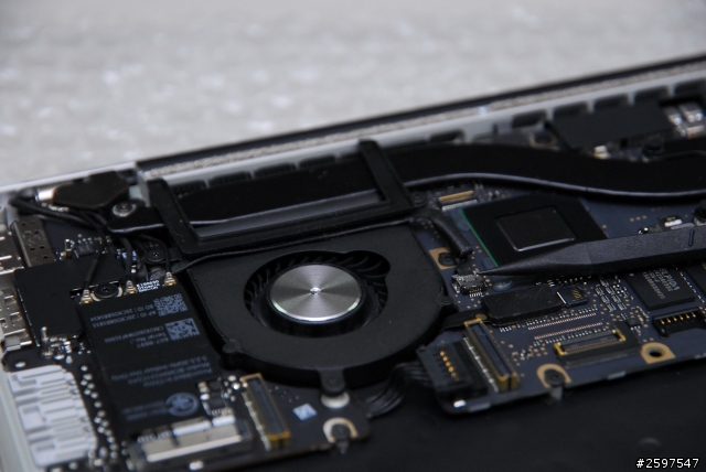 Macbook pro retina 13.3" C蓋鍵盤更換