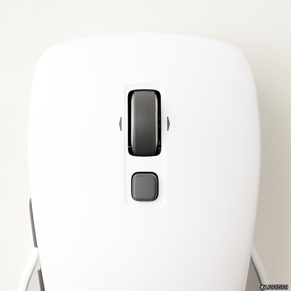 《3C見學記》Logitech M560無線滑鼠之無限制開箱