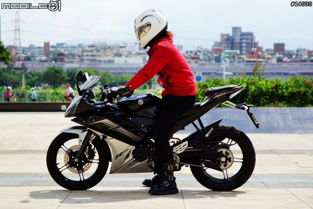 獨一無二的品味:YAMAHA YZF-R15 v2.0 2013