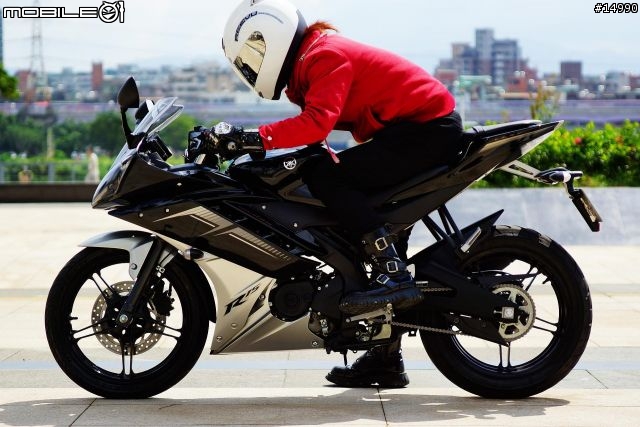 獨一無二的品味:YAMAHA YZF-R15 v2.0 2013