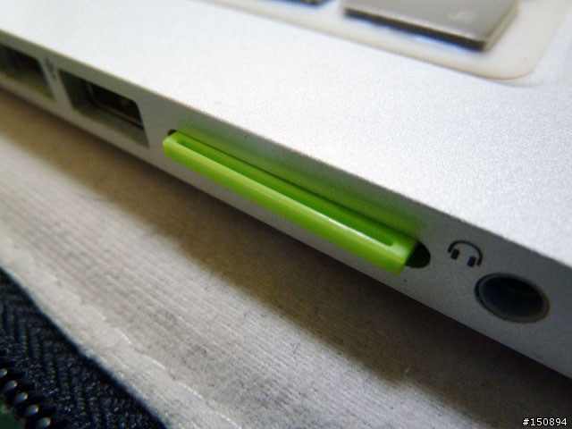 【簡單分享】為 Macbook Pro 找個記憶卡防塵塞吧!Apotop SmartSuit 隨行轉卡體驗