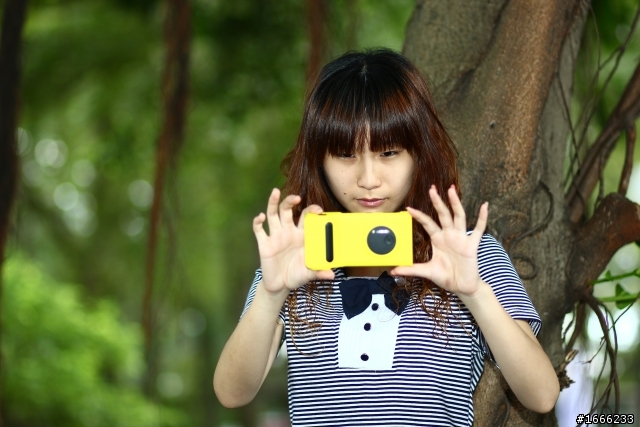 【開箱】LUMIA 1020 妹圖多 慎入!