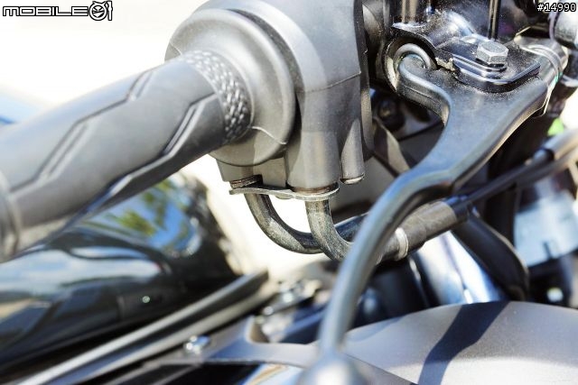 獨一無二的品味:YAMAHA YZF-R15 v2.0 2013