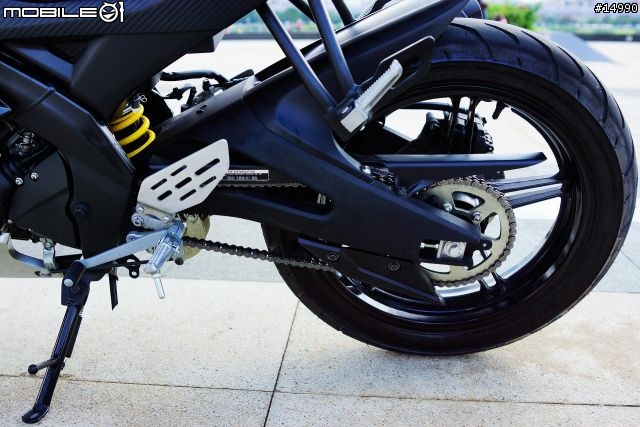 獨一無二的品味:YAMAHA YZF-R15 v2.0 2013