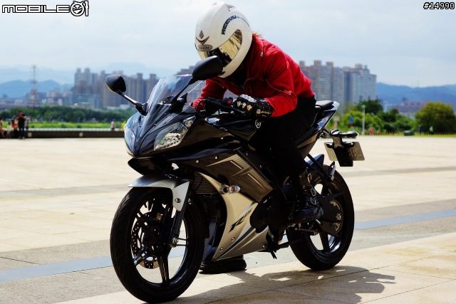 獨一無二的品味:YAMAHA YZF-R15 v2.0 2013