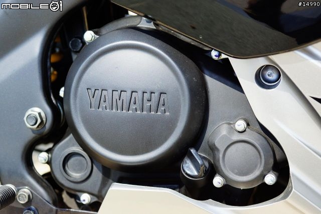 獨一無二的品味:YAMAHA YZF-R15 v2.0 2013