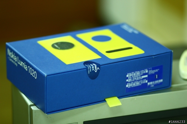 【開箱】LUMIA 1020 妹圖多 慎入!