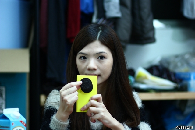 【開箱】LUMIA 1020 妹圖多 慎入!