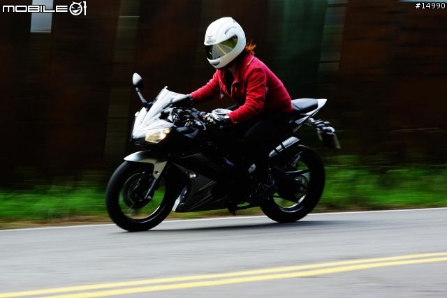 獨一無二的品味:YAMAHA YZF-R15 v2.0 2013