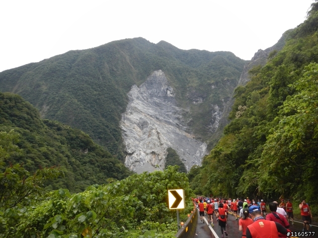 2013雨中熱血狂奔的太魯閣峽谷馬拉松