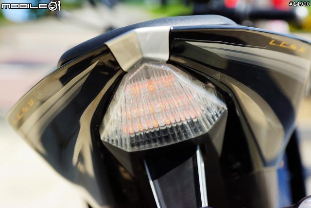 獨一無二的品味:YAMAHA YZF-R15 v2.0 2013