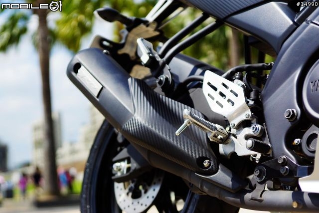 獨一無二的品味:YAMAHA YZF-R15 v2.0 2013