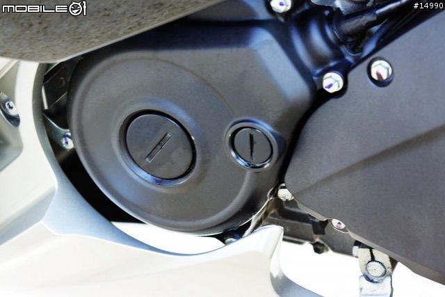 獨一無二的品味:YAMAHA YZF-R15 v2.0 2013