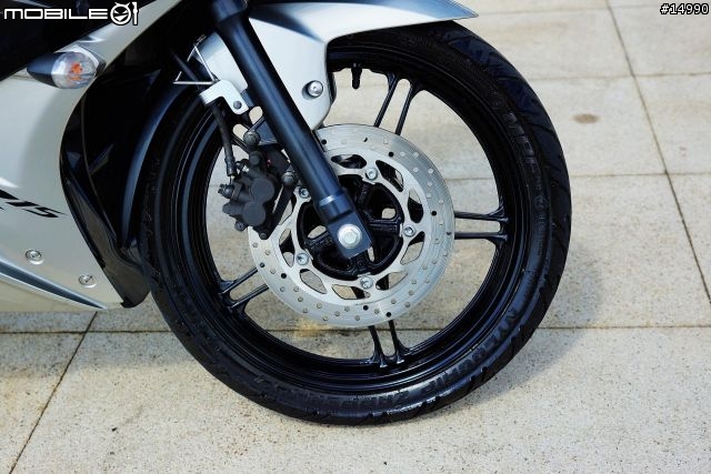 獨一無二的品味:YAMAHA YZF-R15 v2.0 2013