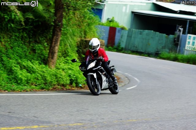 獨一無二的品味:YAMAHA YZF-R15 v2.0 2013