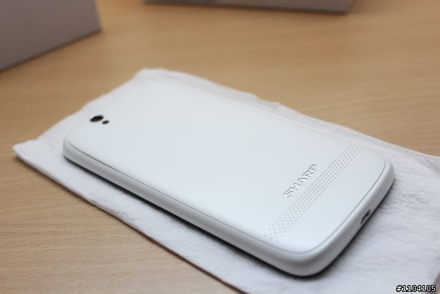 【冷門開箱】SHARP SH930W 質感白(11/26更新 手機螢幕已裂)