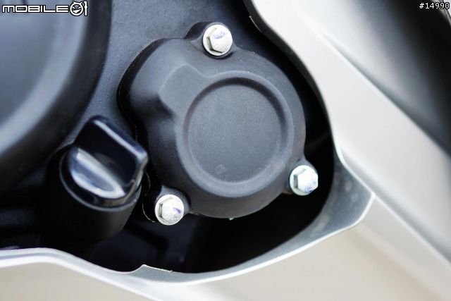 獨一無二的品味:YAMAHA YZF-R15 v2.0 2013