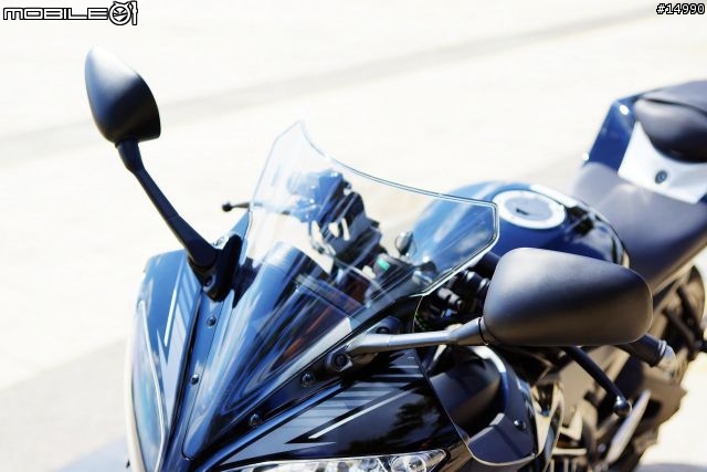 獨一無二的品味:YAMAHA YZF-R15 v2.0 2013