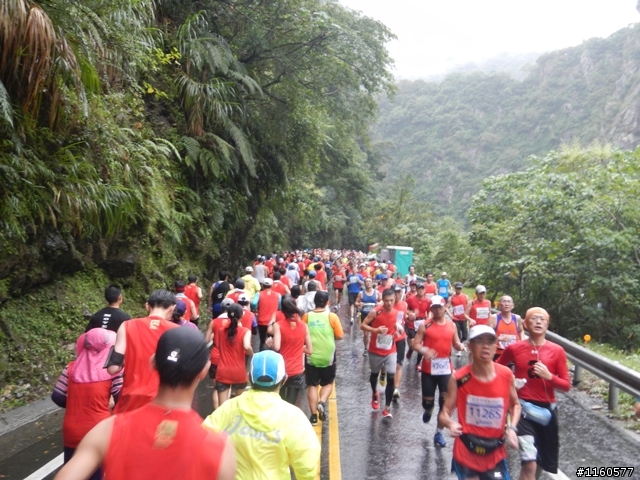 2013雨中熱血狂奔的太魯閣峽谷馬拉松