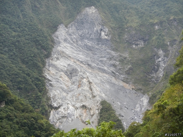 2013雨中熱血狂奔的太魯閣峽谷馬拉松