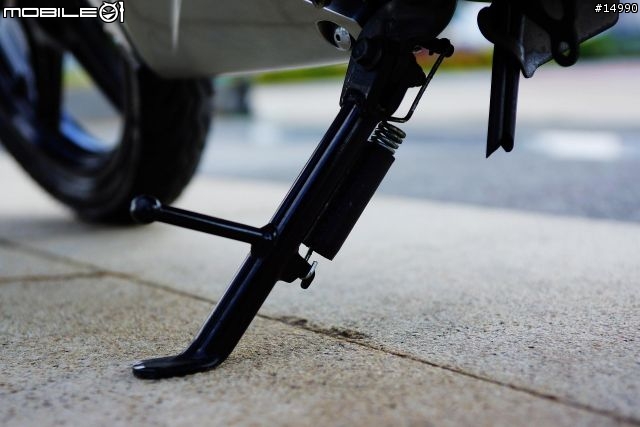 獨一無二的品味:YAMAHA YZF-R15 v2.0 2013
